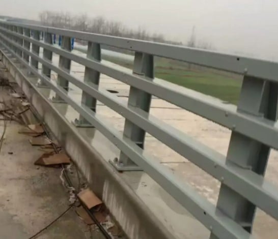 防撞護欄
