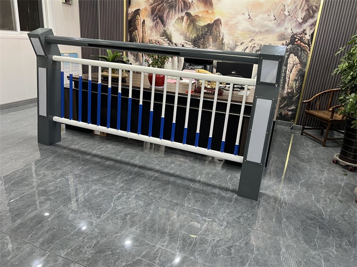 燈光護(hù)欄
